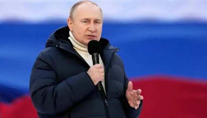 Russia threatens to retaliate over Finland's NATO membership move