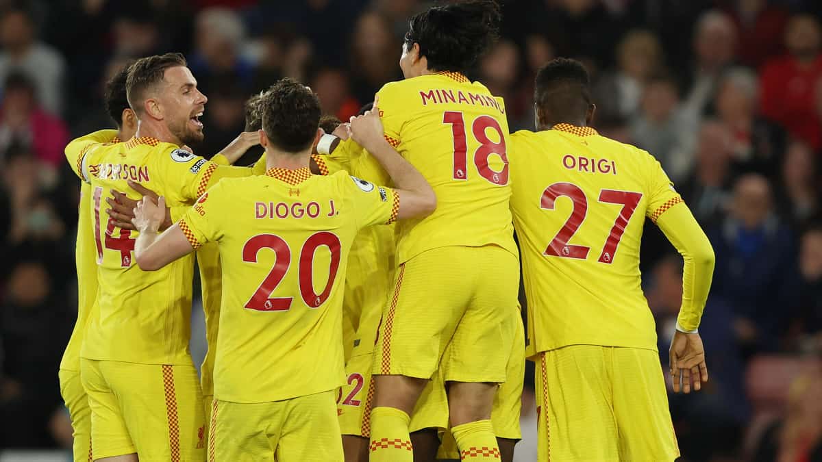 Liverpool beat Southampton 2-1 to take Premier League title race down to the wire Liverpool beat Southampton 2-1 to take Premier League title race down to the wire