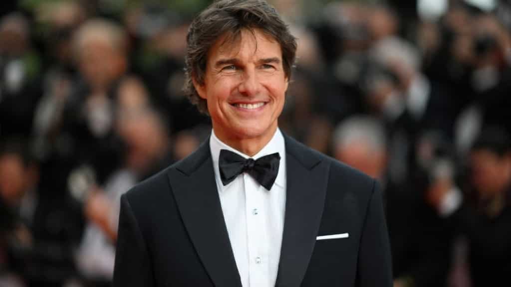 Tom Cruise signs deal to make films with Warner Bros.