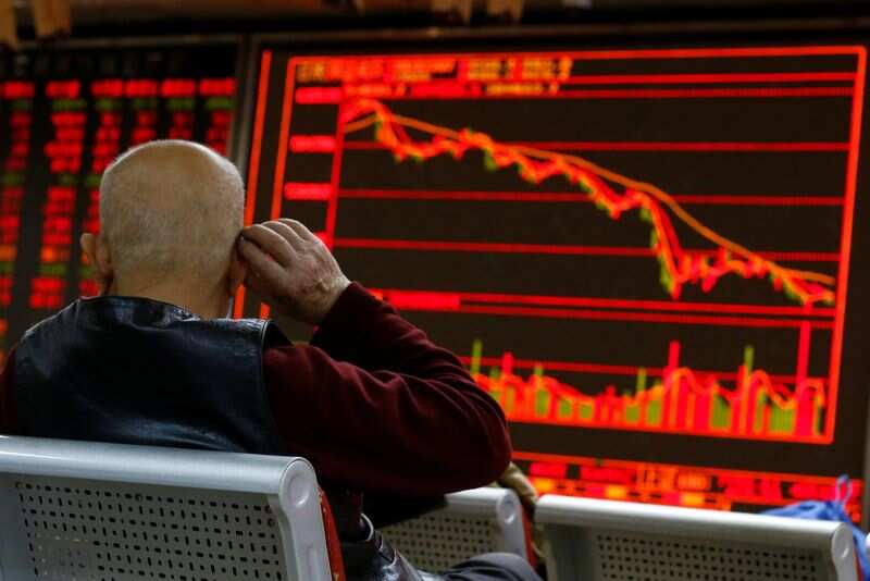 Asian shares tumble: Global growth fears drag markets down