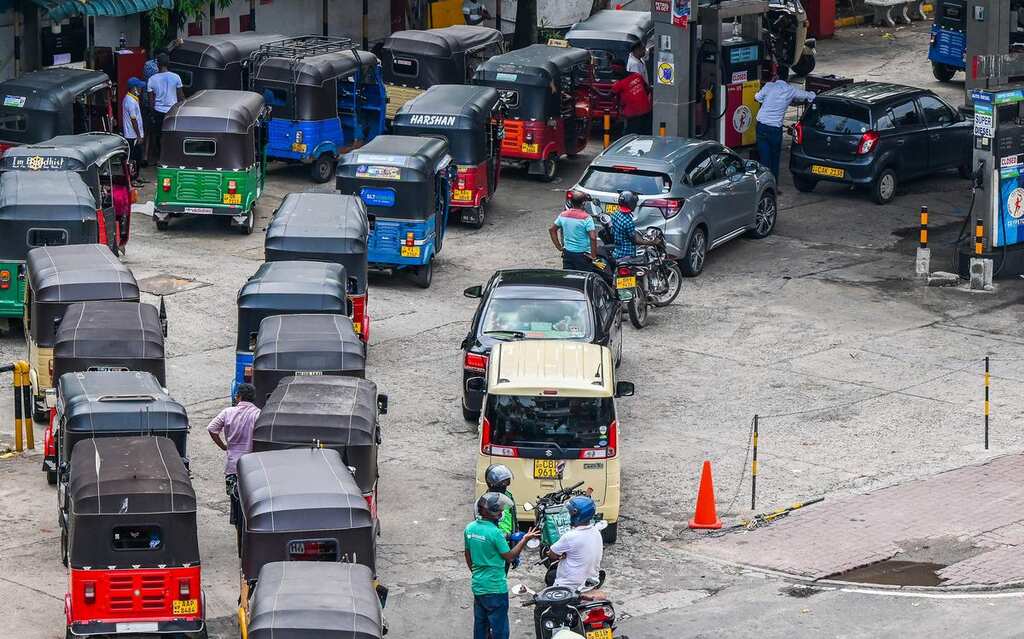 Indian state of Tamil Nadu sends essential commodities to Sri Lanka amid crisis