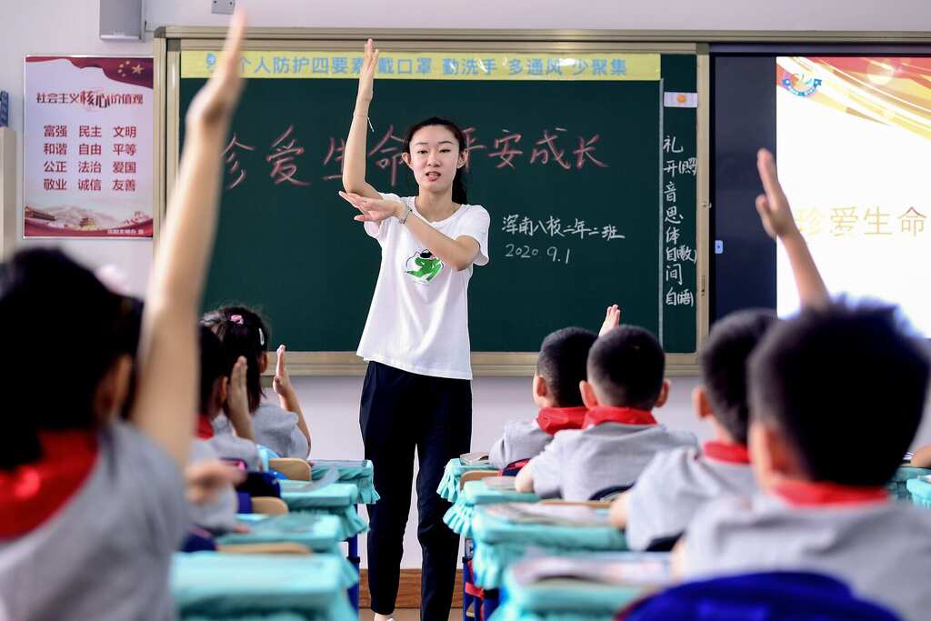 Foreign students drop out of Chinese schools amid strict COVID-19 regulations