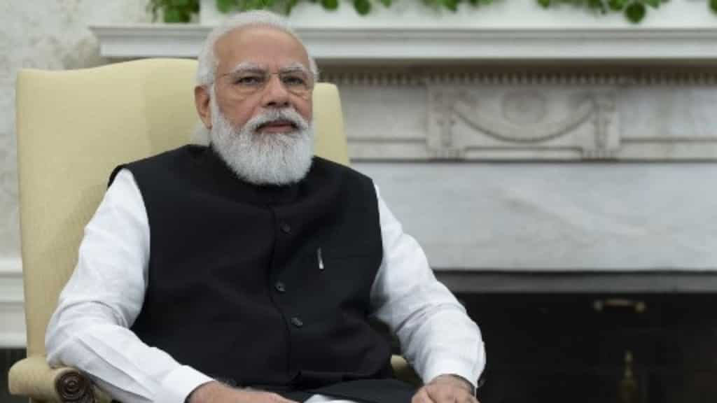 Why does Indian Prime Minister Narendra Modi prefer night travel for foreign tours?