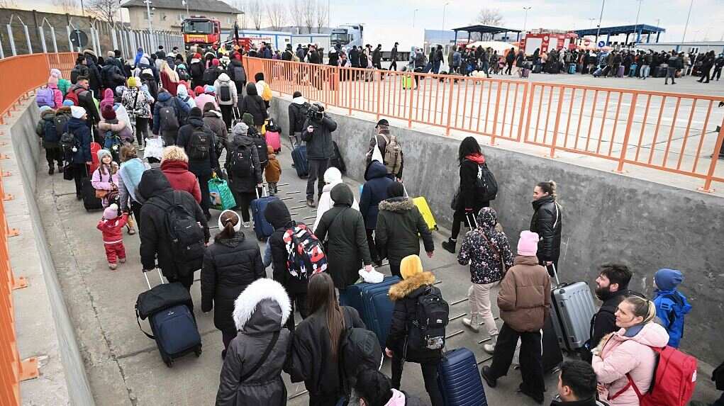 UK man dumps wife, runs off with Ukrainian refugee who moved in few days ago