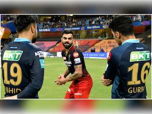 'He brought senior leaders together, young guys love him' - RCB coach Mike Hesson hails Virat Kohli