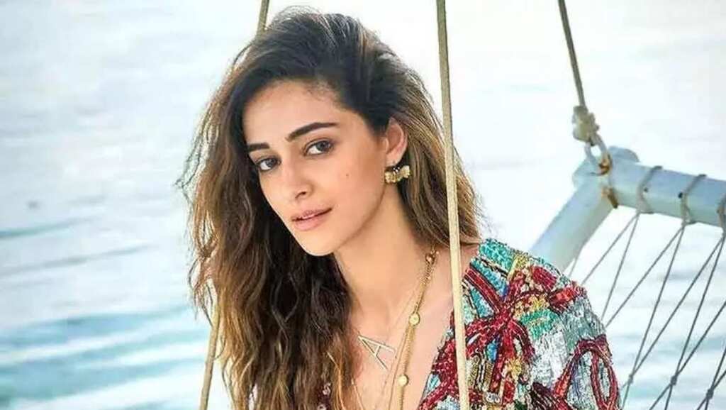 Just like Geet from Jab We Met, Ananya Panday burns her ex's pictures after breakup to release frustration
