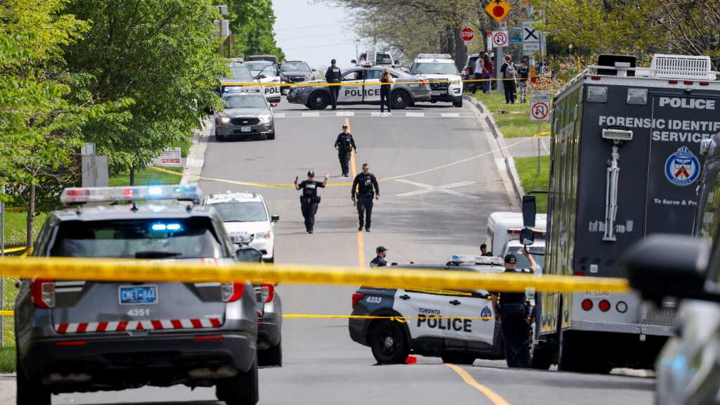 Canada: Days after Texas mass shooting, cops shoot man carrying gun near schools