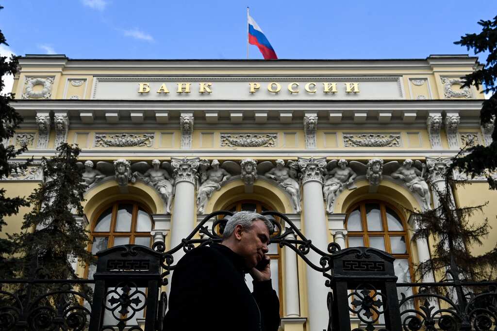 Russian Central Bank cuts interest rates from 14% to 11%