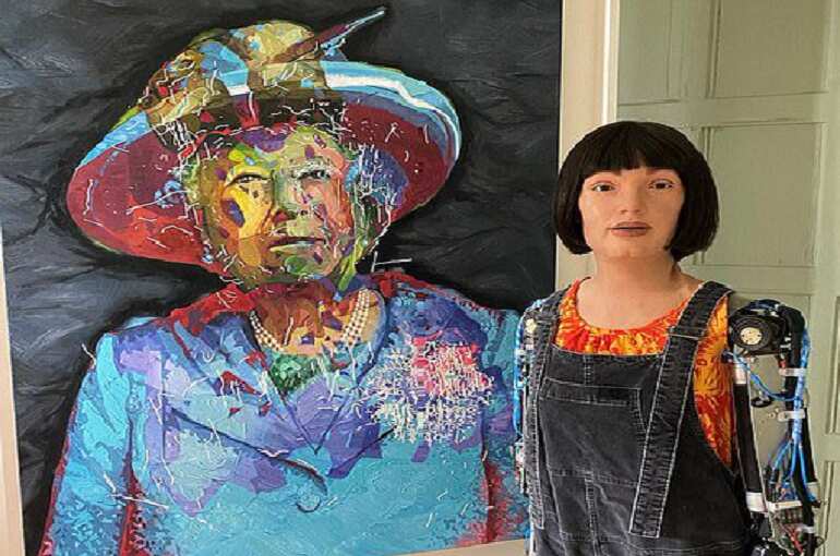 Robot artist Ai-Da draws portrait of Queen Elizabeth ahead of Platinum Jubilee