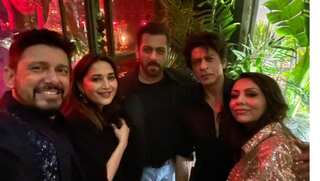 Fans get nostalgic as Salman Khan and Shah Rukh Khan join Madhuri Dixit for an iconic selfie