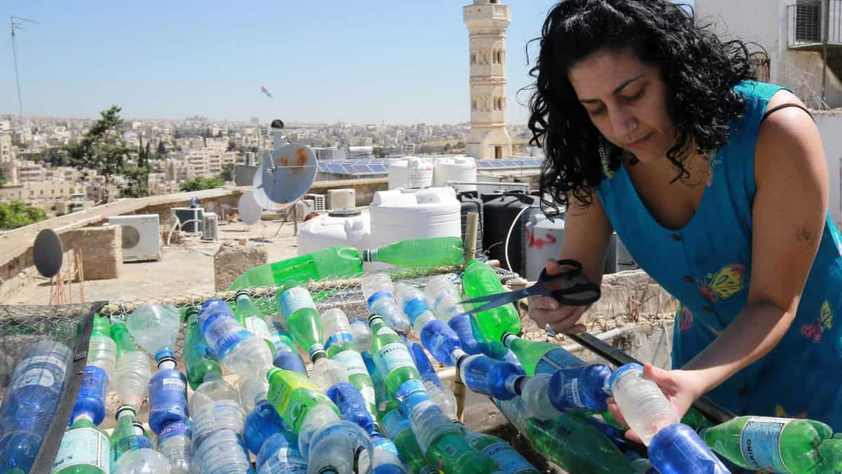 Jordanians use three billion of plastic every year