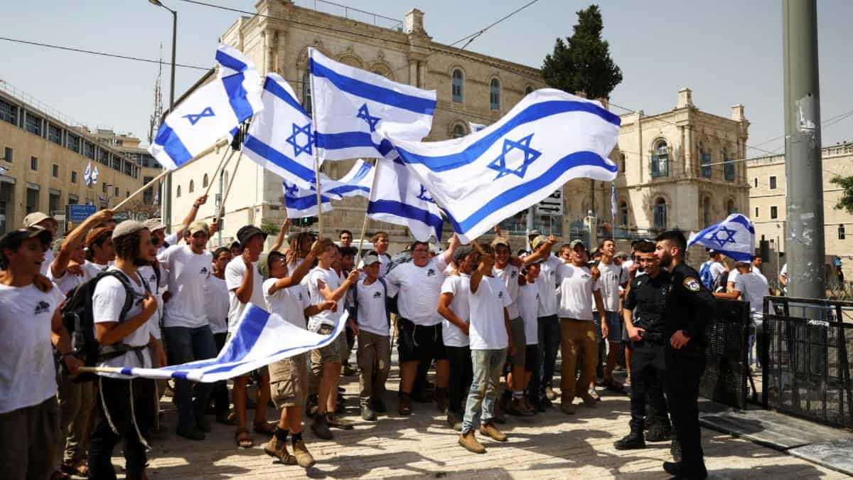 More than 2,000 jews toured the mosque