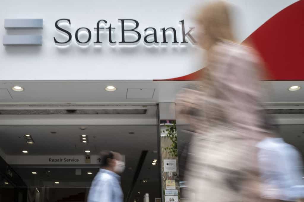 Japan: SoftBank's top executives pay slashed after historic vision fund loss