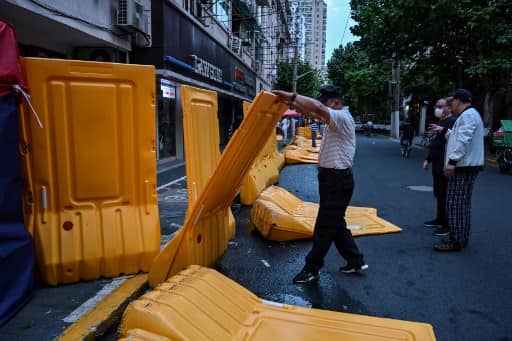 Removal of lockdown barriers