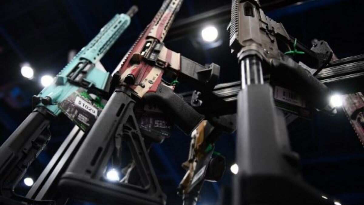 Bizarre! Guns from shooting violence in US state can't be destroyed but auctioned Bizarre! Guns from shooting violence in US state can't be destroyed but auctioned