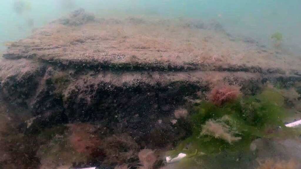 'It's a unique find': Rudder of a rare 18th-century warship, HMS Invincible, found in the Solent