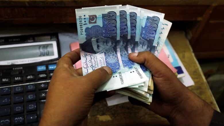 Moody's downgrades Pakistan's credit rating to the lowest in three decades