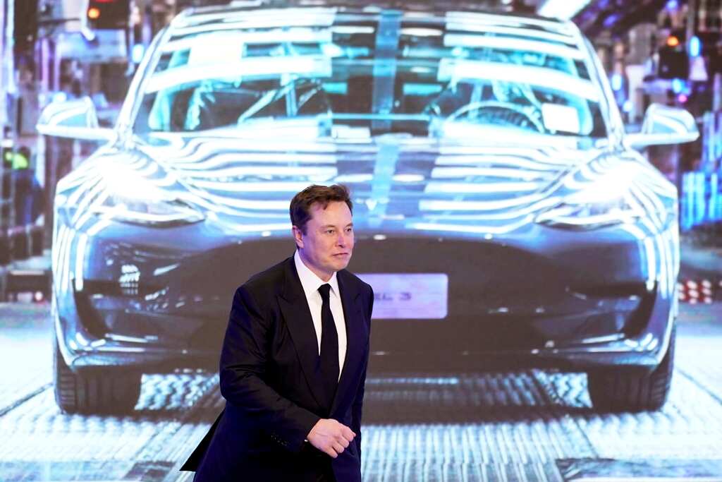 Musk wants to cut Tesla staff by 10%