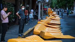 China Zero-Covid: Two districts sealed off once again, as 'lockdowns' continue to haunt Shanghai