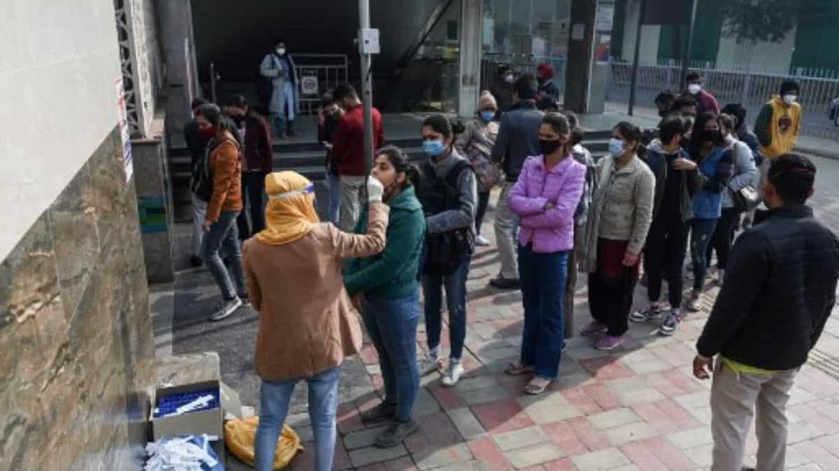 COVID-19: India reports 4,270 new cases, daily positivity rate more than 1% after a month COVID-19: India reports 4,270 new cases, daily positivity rate more than 1% after a month