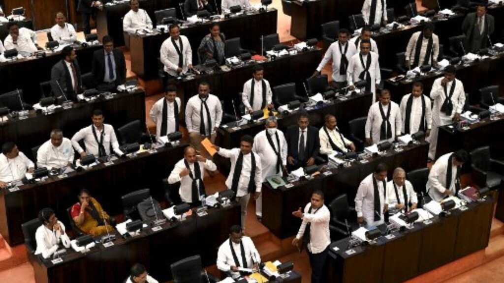 Sri Lankan Cabinet defers 21st Amendment to the Constitution by a week