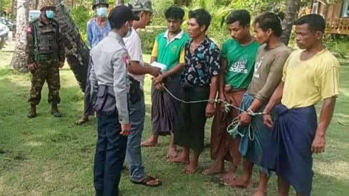 Rohingya refugee boat sinks off Myanmar, dozens dead or missing Rohingya refugee boat sinks off Myanmar, dozens dead or missing