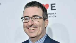 Comedian John Oliver proposes to buy controversial Australian banana statue for $10 