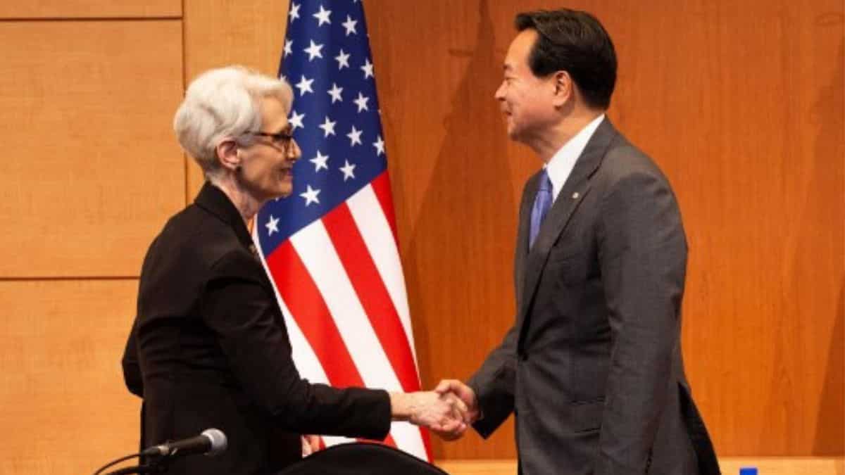 South Korea, US showcase air power during US official's Seoul visit