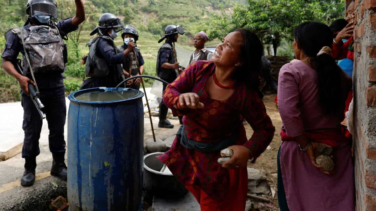 In Pics Tourists And Residents Disgusted With Piling Garbage In Nepal in-pics-tourists-and-residents-disgusted-with-piling-garbage-in-nepal