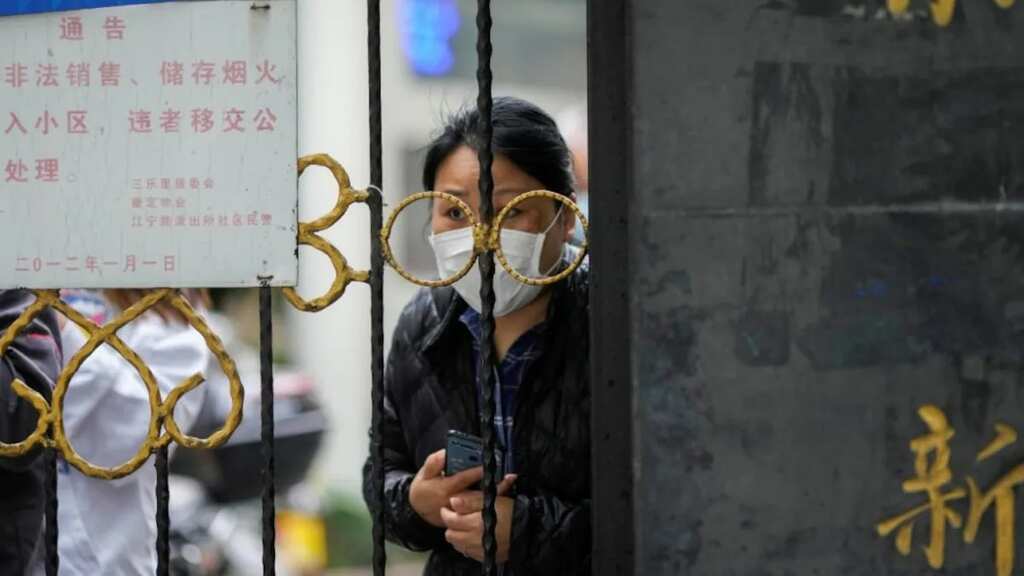 China: Parts of Shanghai impose new lockdown restrictions