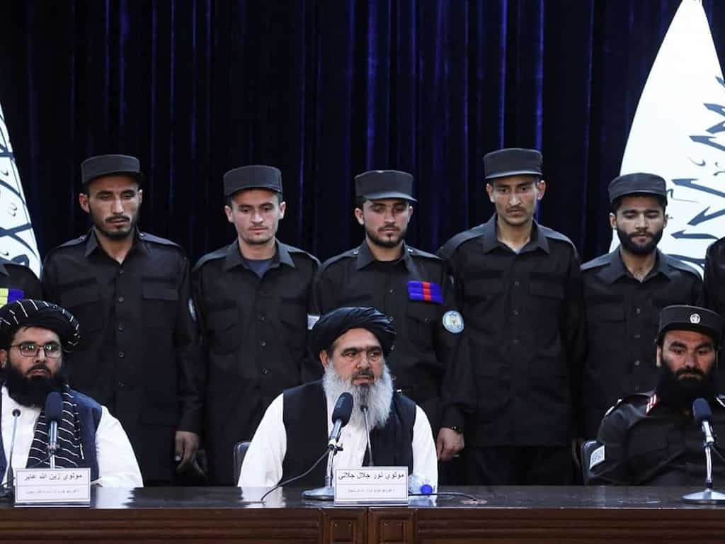 New police uniform in Afghanistan: Taliban's Islamic Emirate flag replaces the old flag