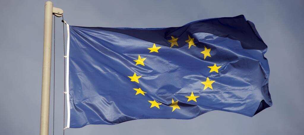 EU targets CO2 emitting cars in new plan