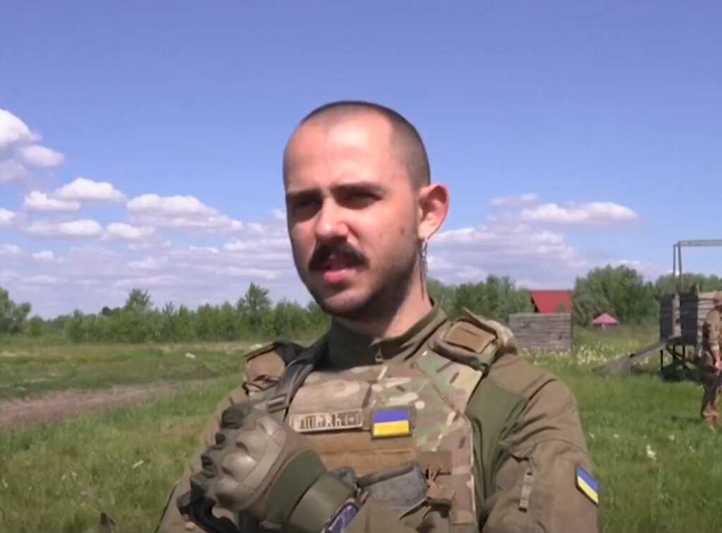 Ukrainian Soldier inks front-line experience in his music to describe war & misery