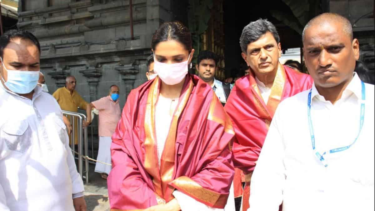 Deepika Padukone visits Tirupati temple with family on dad Prakash Padukone's birthday Deepika Padukone visits Tirupati temple with family on dad Prakash Padukone's birthday