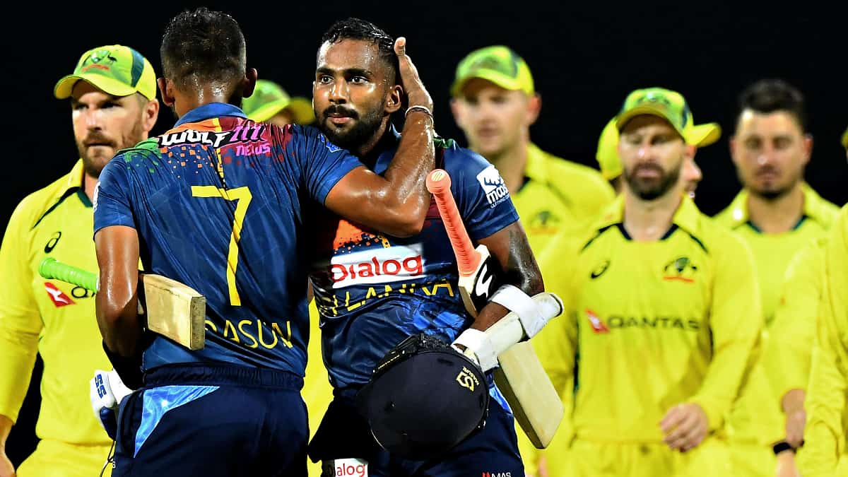 Sri Lanka shatter world record as Dasun Shanaka helps them pull off epic run-chase against Australia Sri Lanka shatter world record as Dasun Shanaka helps them pull off epic run-chase against Australia