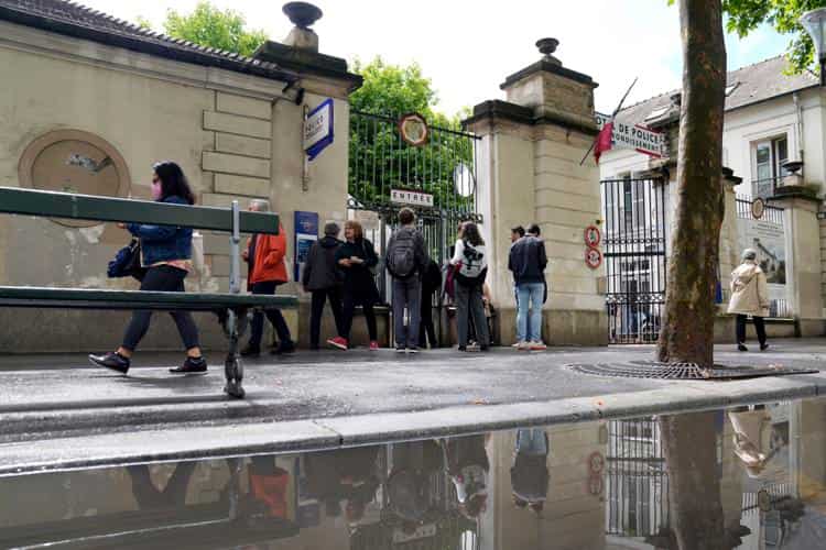 France's parliamentary elections: Polls suggest neck-to-neck fight