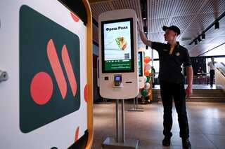 ‘Vkusno & tochka’: Russia’s McDonald’s reopens under new brand name in Moscow