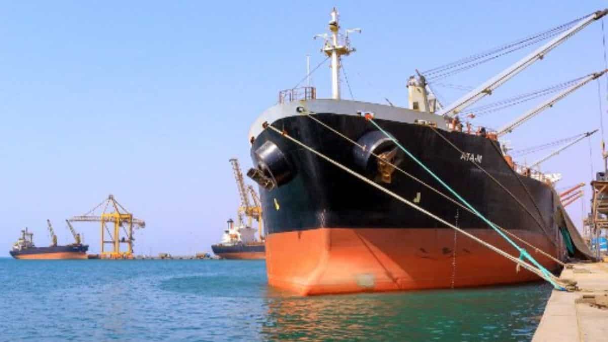 Saudi offers $10 million to prevent Red Sea oil spill disaster off Yemen