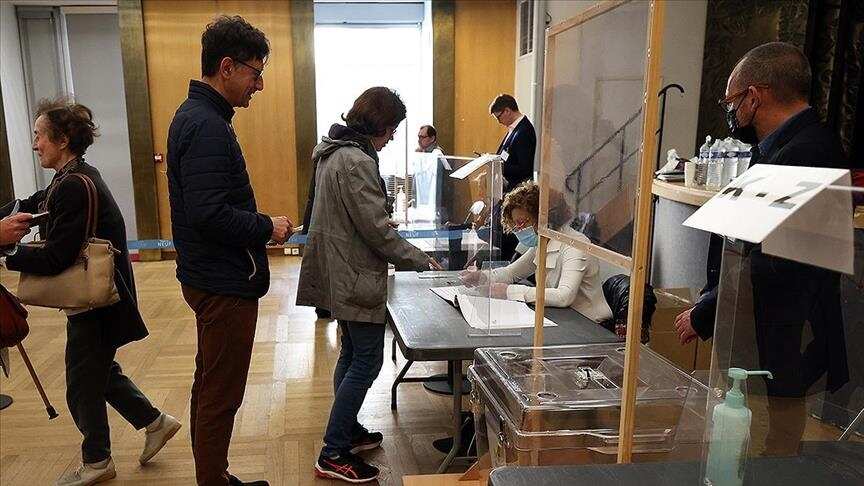 French parliamentary elections: Marine Le Pen sails to parliamentary run-offs