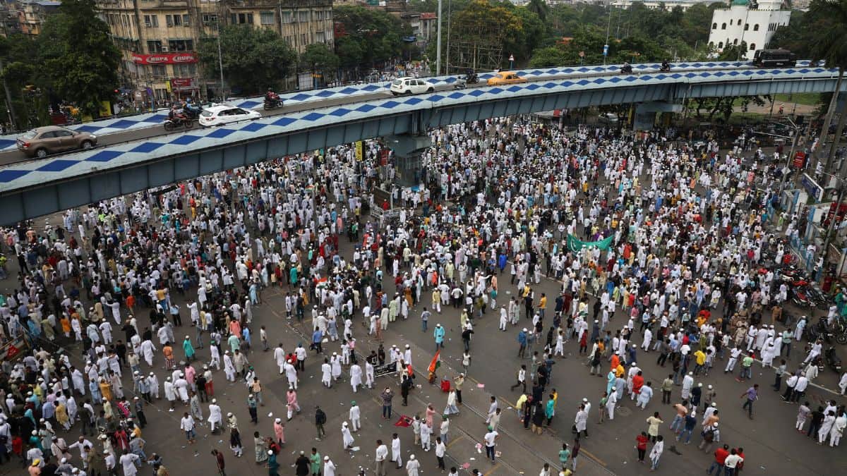 Violence over Prophet remarks: In West Bengal, over 200 arrested; Kolkata police summon Nupur Sharma Violence over Prophet remarks: In West Bengal, over 200 arrested; Kolkata police summon Nupur Sharma