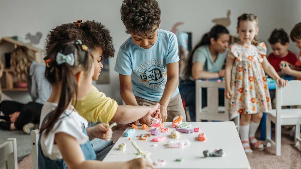 Research reveals playing with pre-school friends reduces risk of developing mental health problems