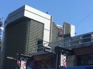 Spider-Man robot stunt goes wrong at Disney California Adventure Park - WATCH