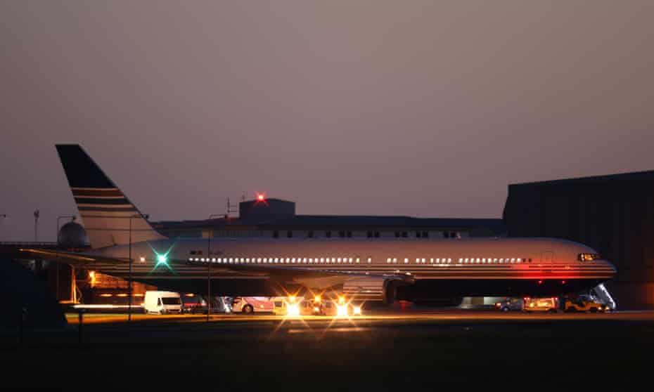 Legal headwinds for UK's migrant flight to Rwanda