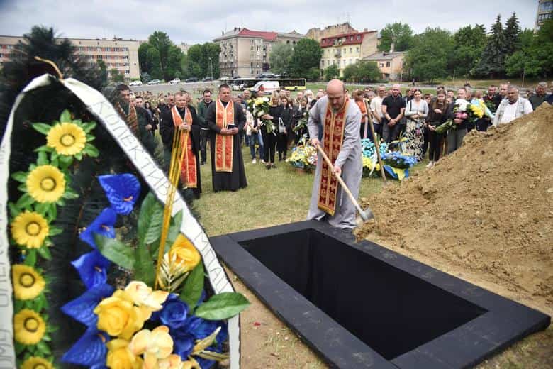 Victim of Russian artillery shelling