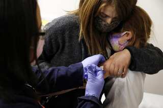 US FDA panel recommends Pfizer, Moderna shots for babies & young kids