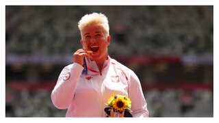 Three-time Olympic gold medallist Anita Wlodarczyk out of remaining season, injured while chasing thief