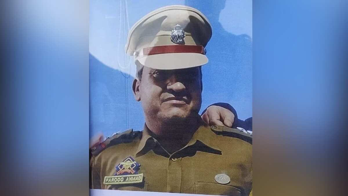 Jammu and Kashmir cop shot dead near his house by terrorists, daughter seeks revenge