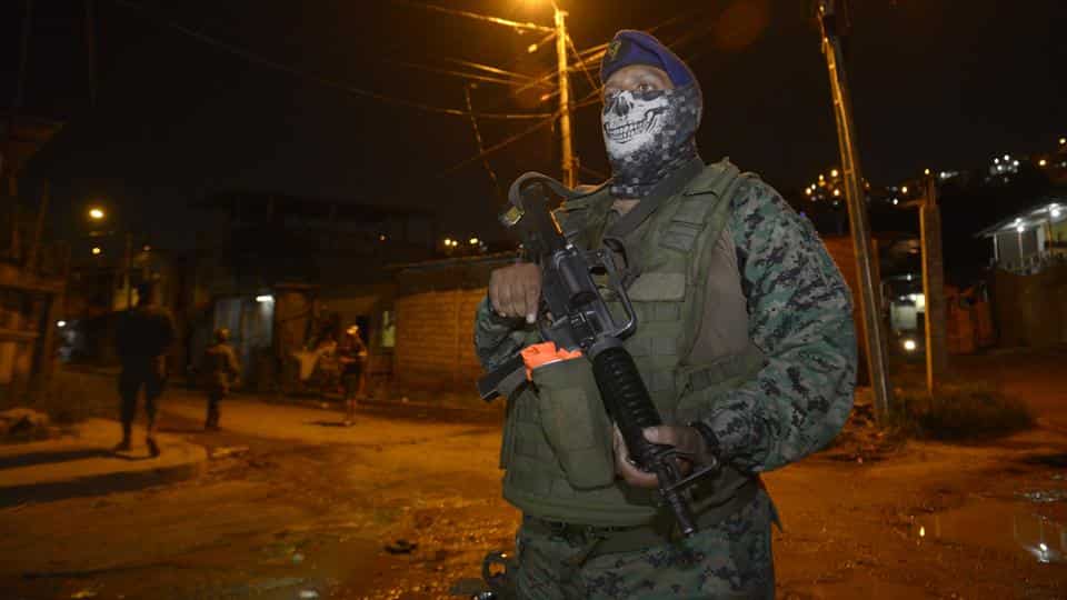 Ecuador imposes an emergency in three provinces in response to violent protests
