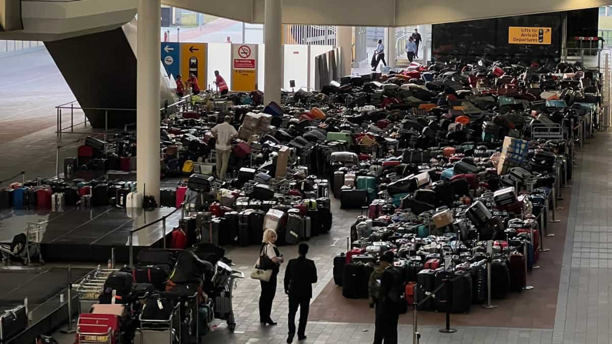 Thousands of luggage bags stranded outside UK’s busiest airport due to malfunction Thousands of luggage bags stranded outside UK’s busiest airport due to malfunction
