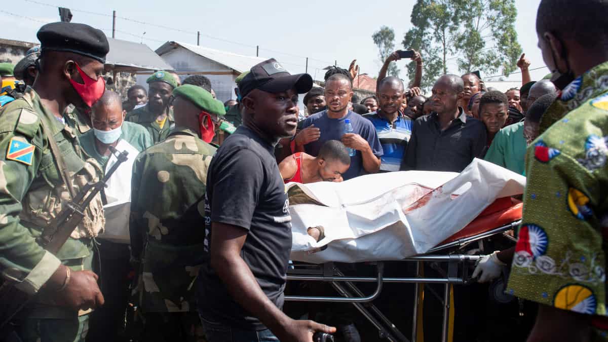 People carried soldier’s body